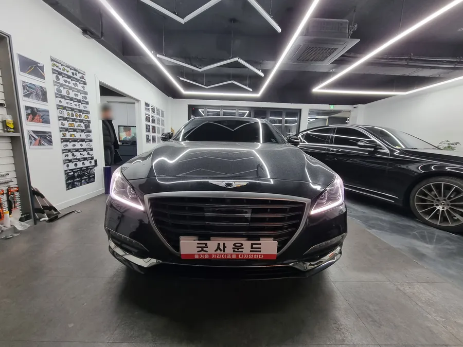 Genesis G80 DH ambient lighting installation result