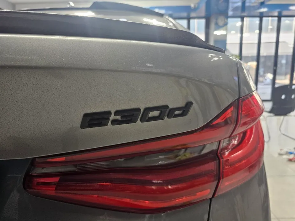 BMW 6 Series GTのカーラッピング事例|費用目安・仕上がり 施工写真 3-1
