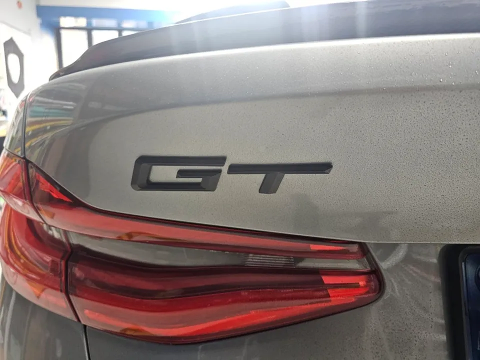 BMW 6 Series GTのカーラッピング事例|費用目安・仕上がり 施工写真 1-2