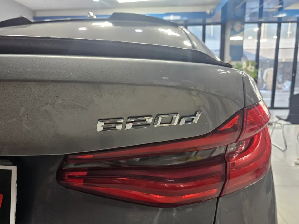 BMW 6 Series GTのカーラッピング事例|費用目安・仕上がり 施工写真 3-2