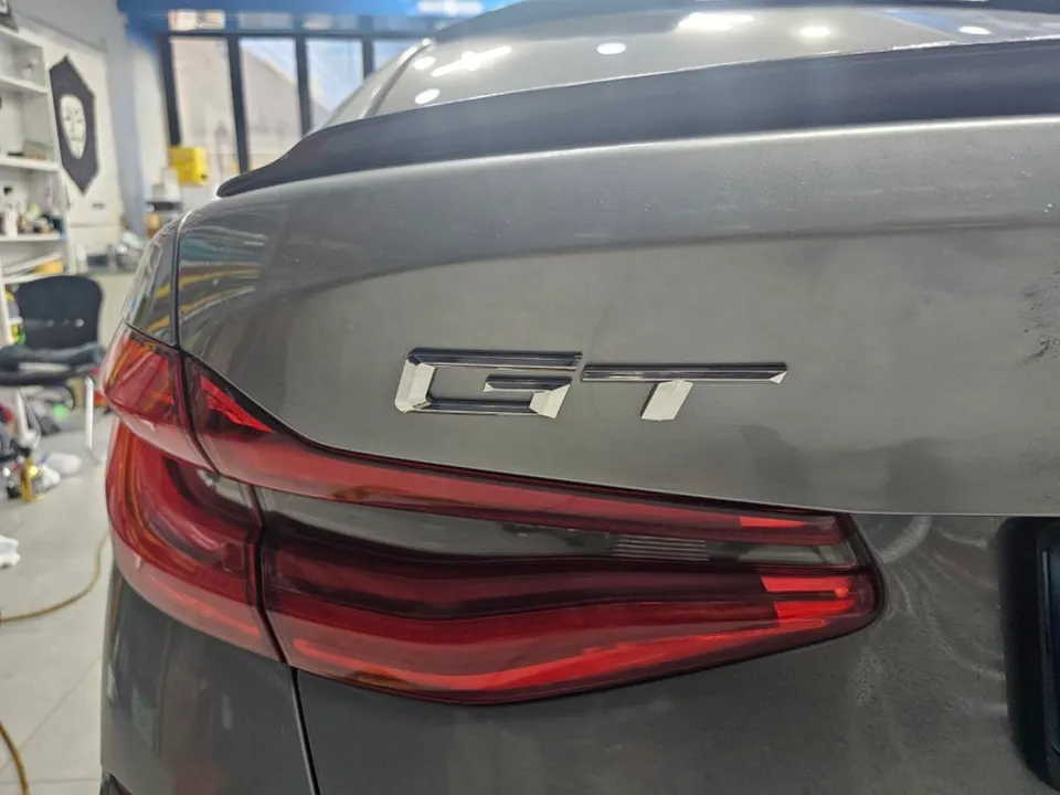 BMW 6 Series GTのカーラッピング事例|費用目安・仕上がり 施工写真 1-3