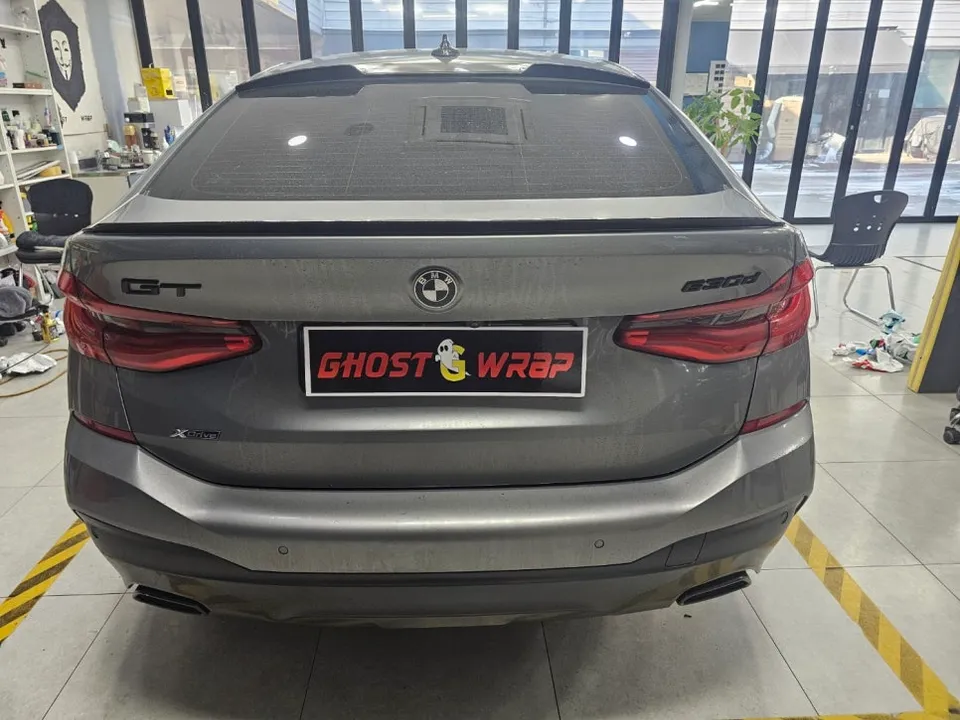 BMW 6 Series GTのカーラッピング事例|費用目安・仕上がり 施工写真 2-3