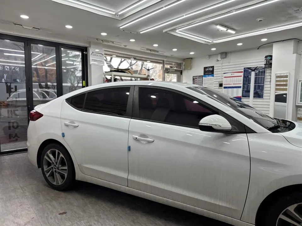 Hyundai Elantra ADのカーフィルム施工事例｜費用目安・仕上がり 施工写真 3