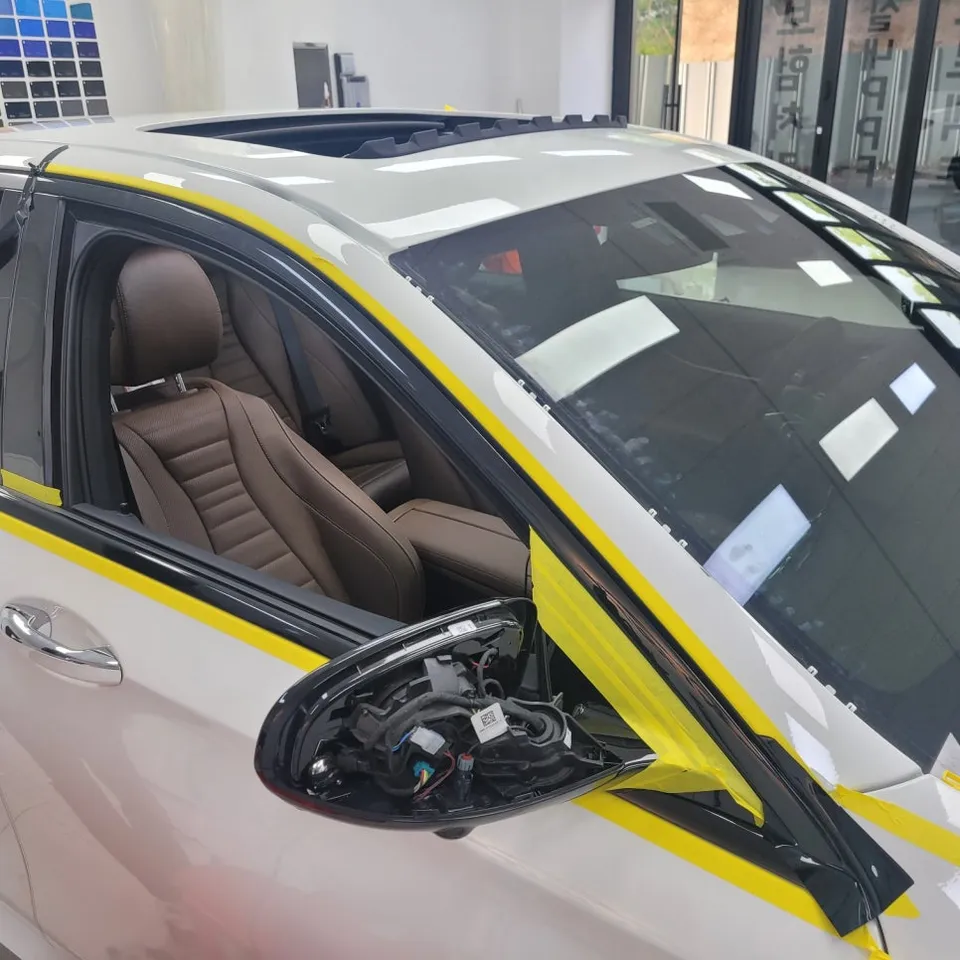 Mercedes-Benz Eクラス PPF施工事例|費用目安・仕上がり 施工写真 1-2