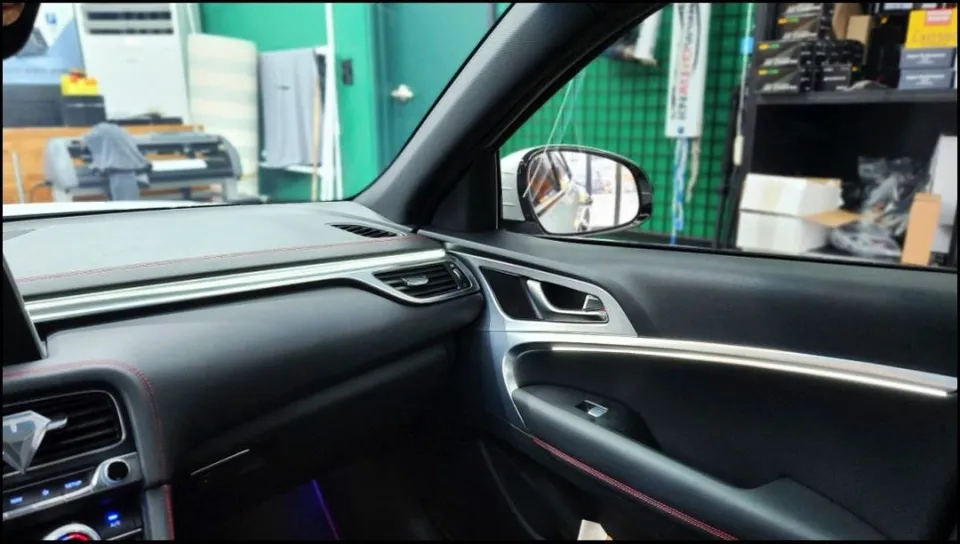 Genesis G70 ambient lighting - Genesis G70 Ambient Lighting Review — Seamless Non-Exposed LEDs photo 6