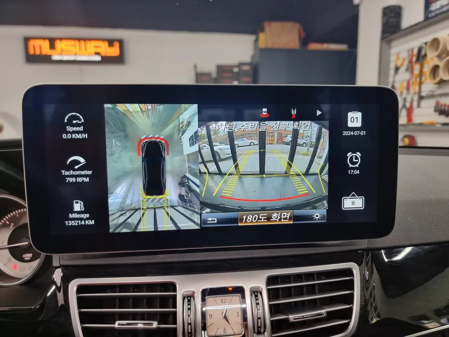 Mercedes-Benz E-Class W212のAndroid Auto・CarPlay取付事例 施工写真 6