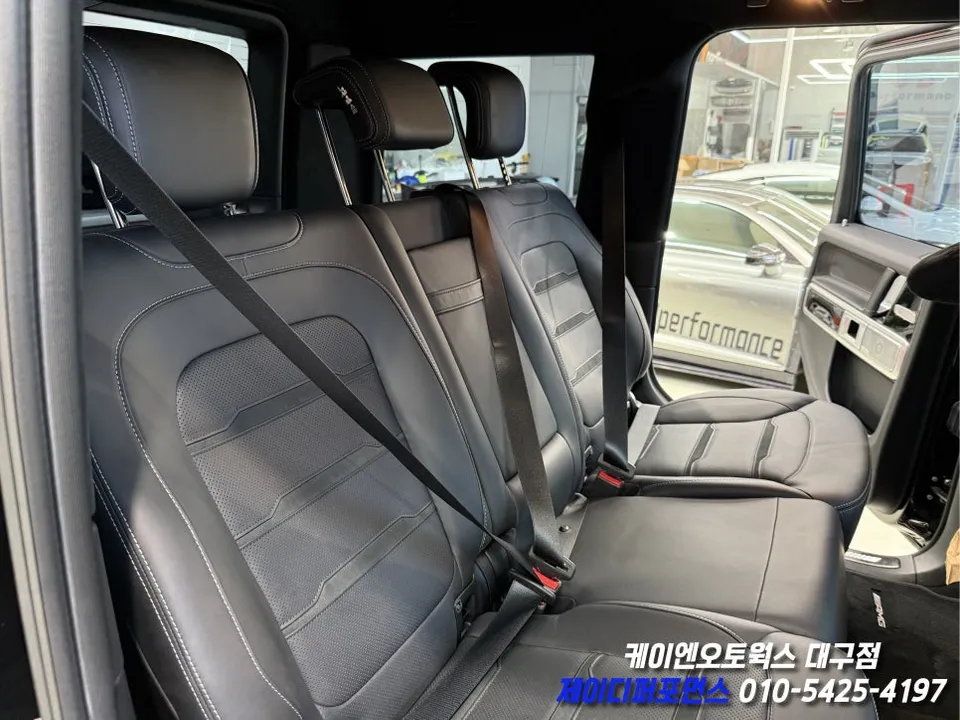 Mercedes-Benz G63 AMG interior customization - Mercedes-Benz G63 AMG Interior Customization Review — Cost photo 4