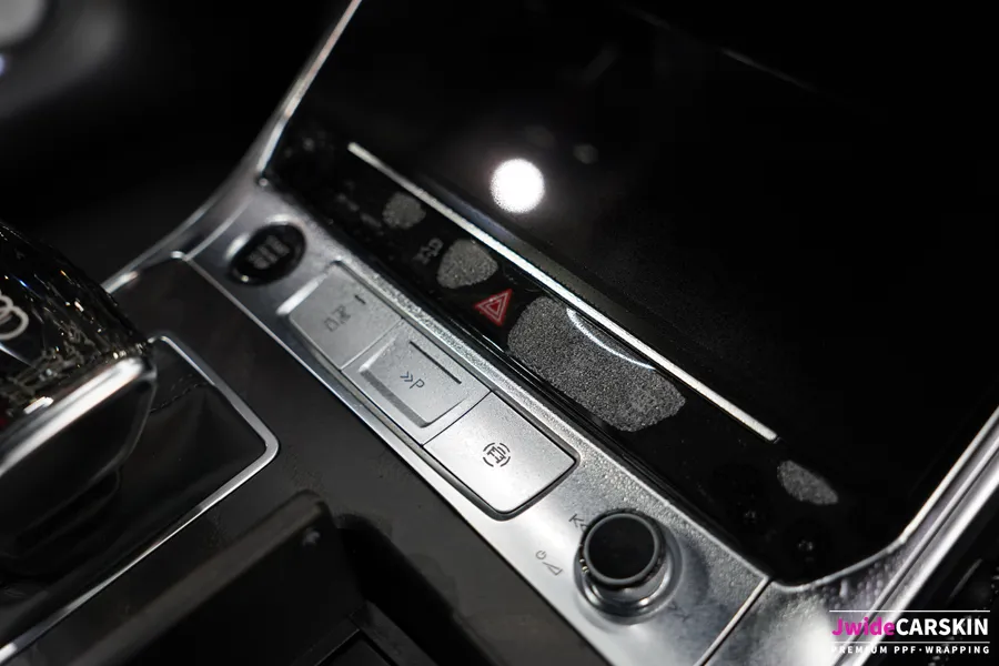 Audi A6のPPF施工事例｜ハイグロシ保護 施工写真 2-3