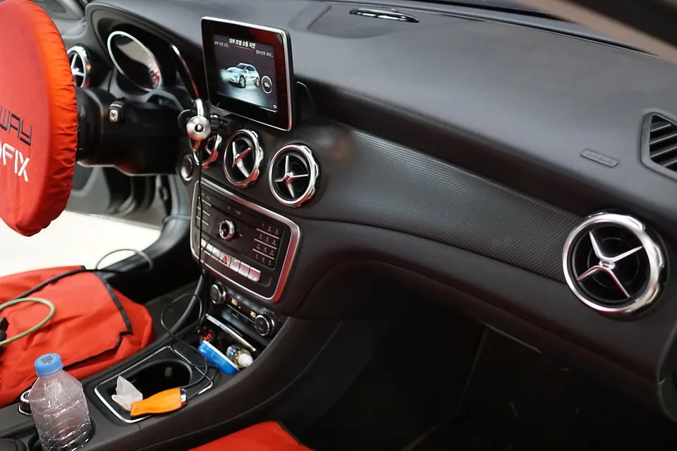Mercedes-Benz Mercedes ambient lighting - Mercedes-Benz GLA Ambient Lighting Review — Enhanced Interior photo 3