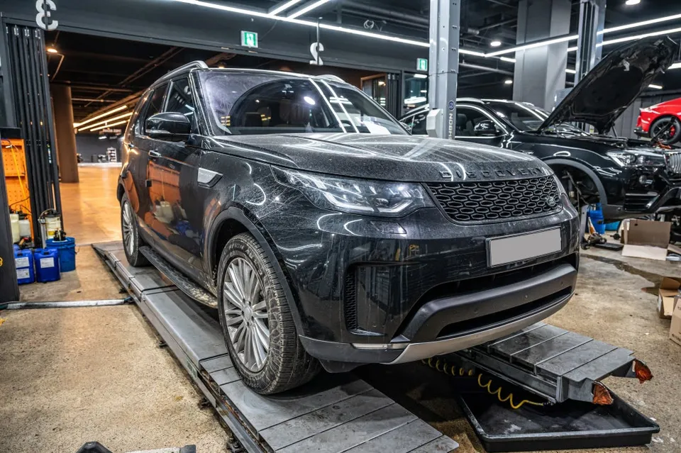 Land Rover Discovery ambient lighting installation result