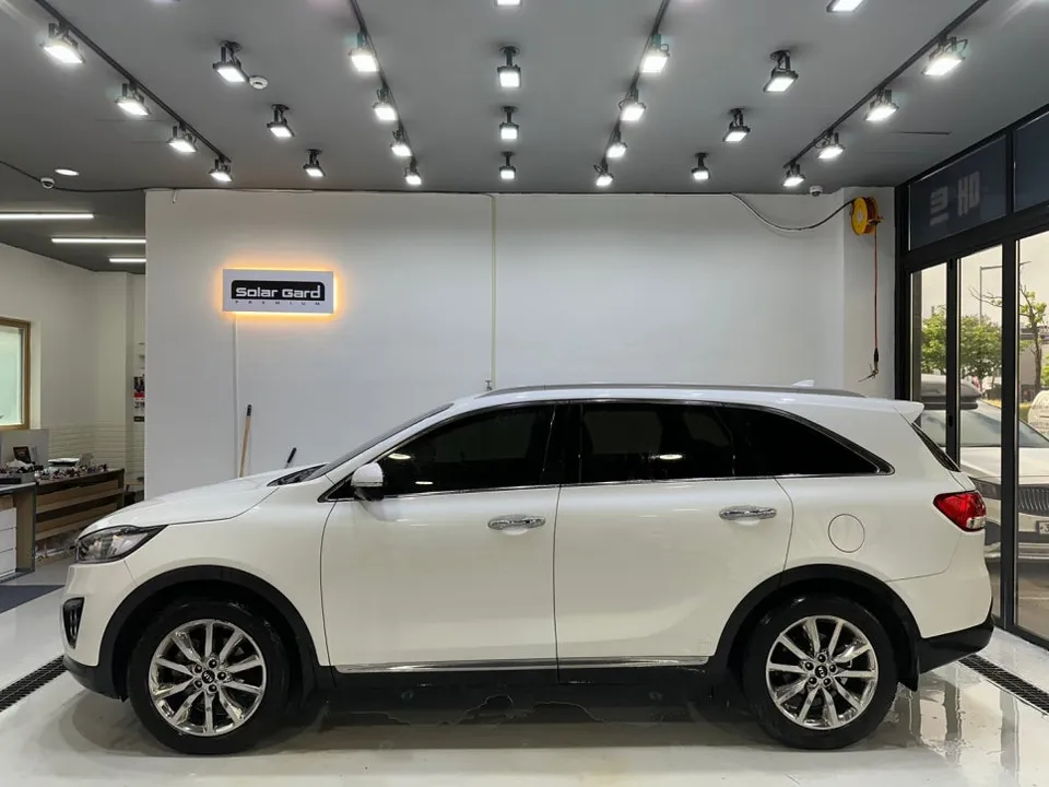 Kia Sorentoのガラスコーティング事例|費用目安・仕上がり 施工写真 1-1