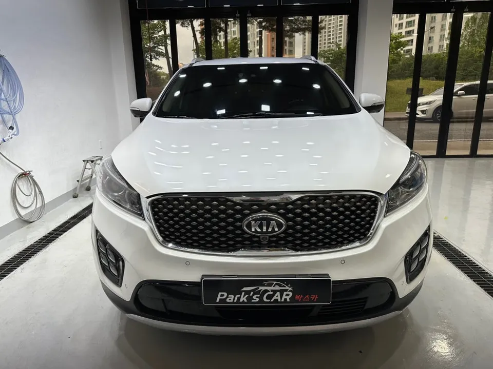 Kia Sorentoのガラスコーティング事例|費用目安・仕上がり 施工写真 1-3