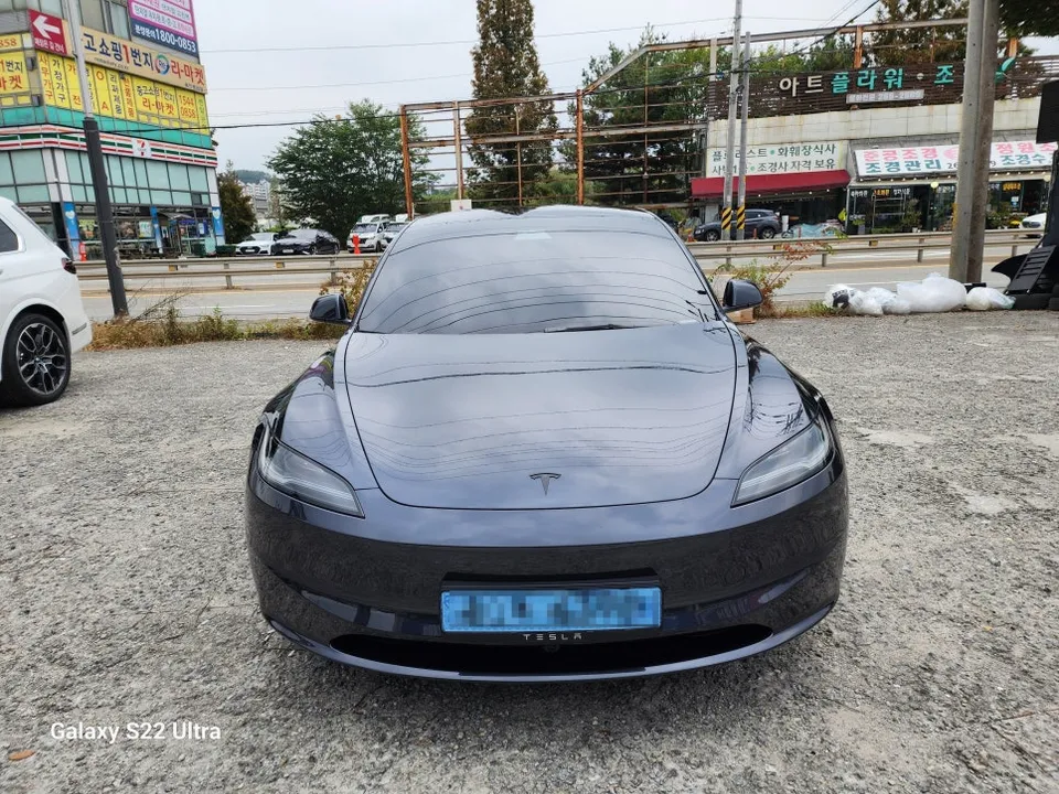 Tesla Model 3 PPF施工事例:費用目安と仕上がり 施工写真 1-2