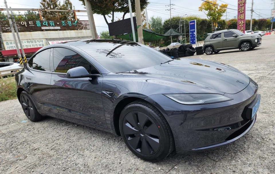 Tesla Model 3 PPF施工事例:費用目安と仕上がり 施工写真 3-2
