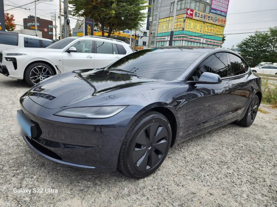 Tesla Model 3 PPF施工事例:費用目安と仕上がり 施工写真 1-3