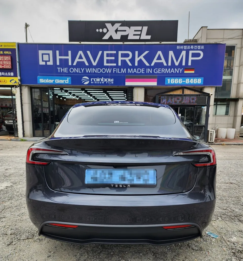 Tesla Model 3 PPF施工事例:費用目安と仕上がり 施工写真 2-3