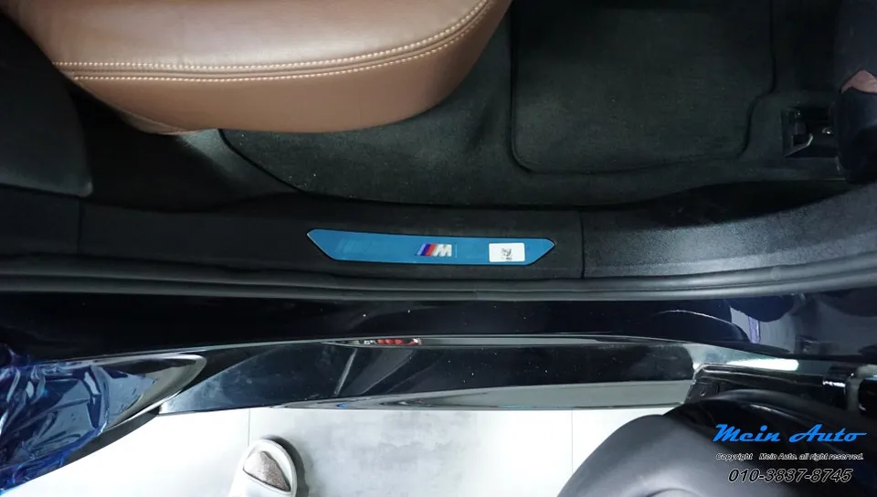 BMW X6のドライブレコーダー取付事例 施工写真 4-1