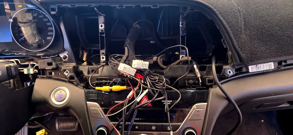 Hyundai Elantra ADのAndroid Auto・CarPlay取付事例 施工写真 3-2