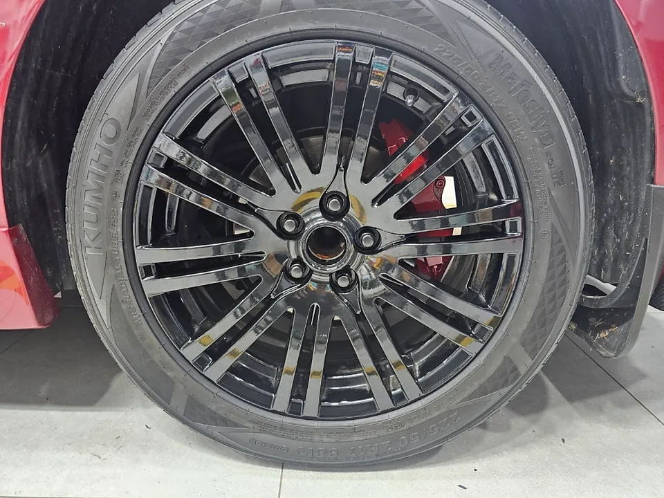 Chevrolet Cruzeのホイールラッピング事例|費用目安・仕上がり 施工写真 2-3