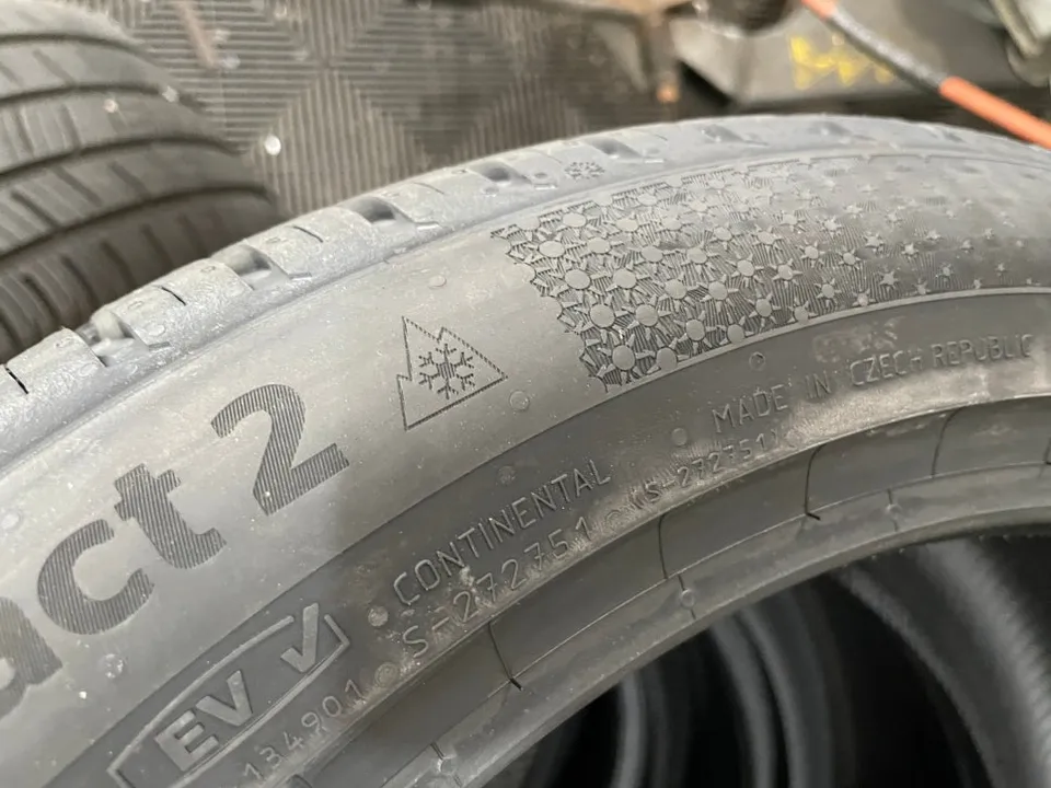 Mercedes-Benz E-Class - Mercedes-Benz E-Class All-Weather Tire Review: Continental ASC2 photo 3