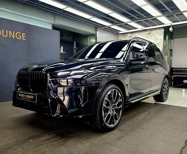 BMW X7のカーラッピング事例|費用目安・仕上がり 施工写真 3-1