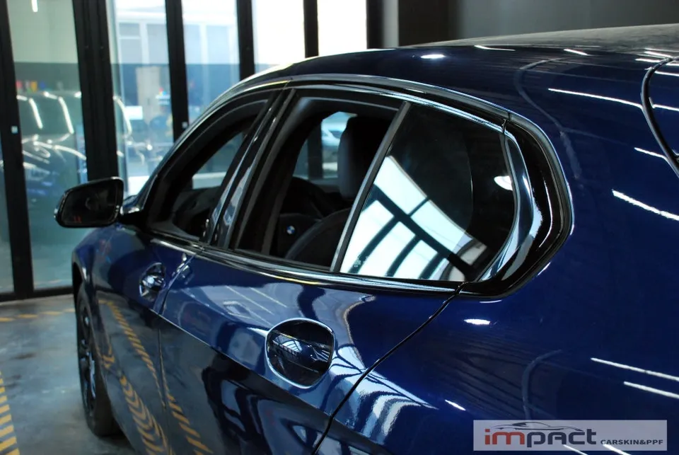 BMW 1 Series F20のカーラッピング事例|費用目安・仕上がり 施工写真 2-3