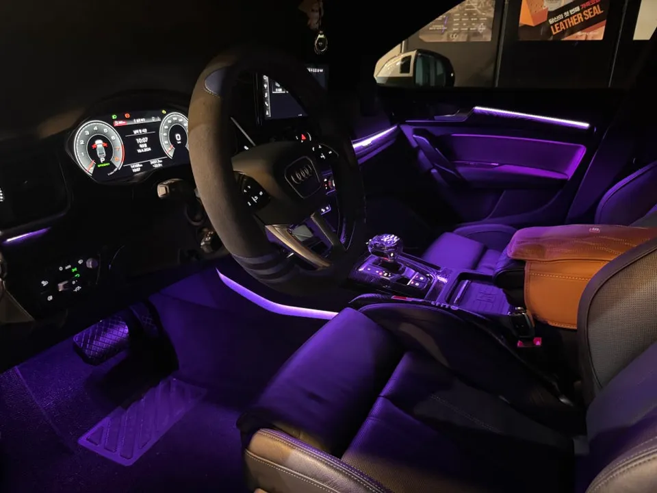 Audi Q5 Ambient Lighting Review: Enhanced Interior LEDs photo 2