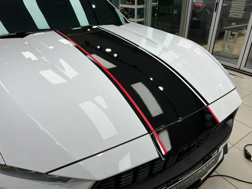 Ford Mustang Convertibleのカーラッピング事例｜費用目安・仕上がり 施工写真 1-3
