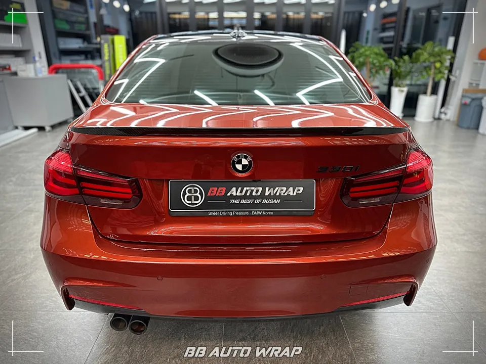 BMW 3 Series F30カーラッピング事例|費用目安・仕上がり 施工写真 2-1