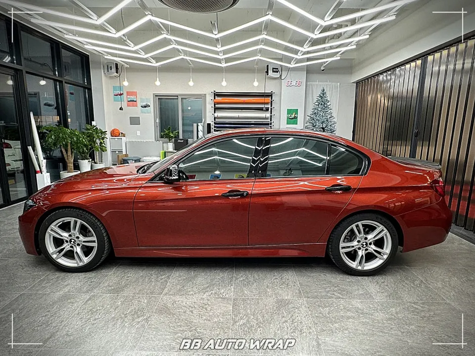 BMW 3 Series F30カーラッピング事例|費用目安・仕上がり 施工写真 1-2