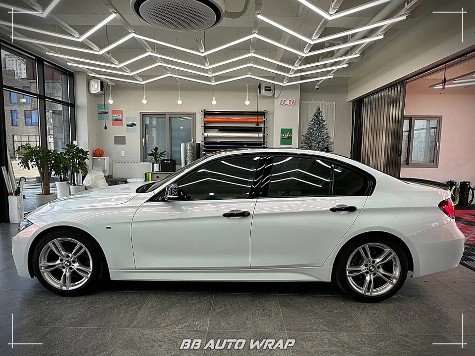BMW 3 Series F30カーラッピング事例|費用目安・仕上がり 施工写真 2-2
