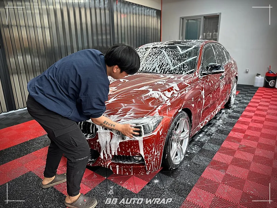 BMW 3 Series F30カーラッピング事例|費用目安・仕上がり 施工写真 3-2