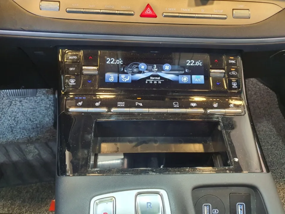 Hyundai Grandeur IG oem options - Hyundai Grandeur IG Factory Option Retrofit Review photo 3
