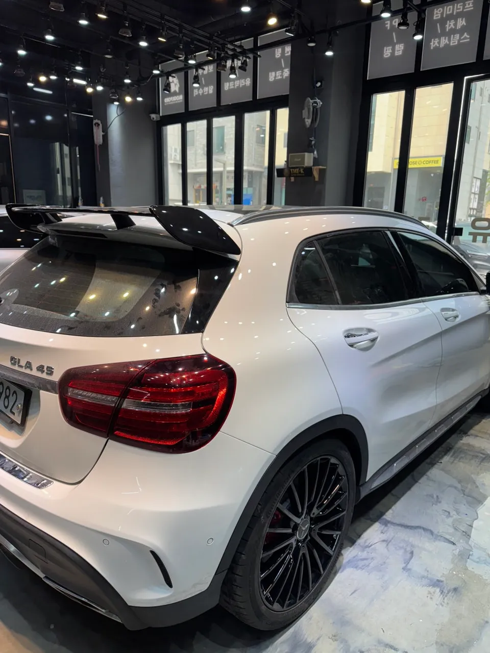 Mercedes-Benzのホイールリペア・塗装事例 施工写真 5