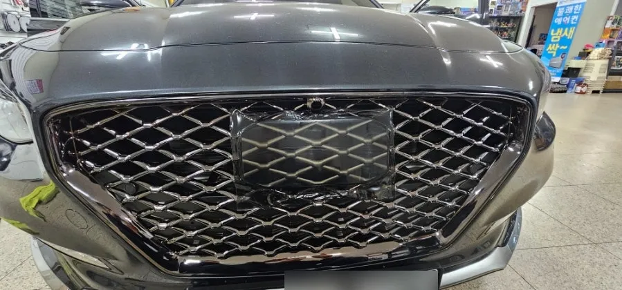 Hyundai Grandeur IG body kit - Hyundai Grandeur IG Body Kit Installation Review photo 3