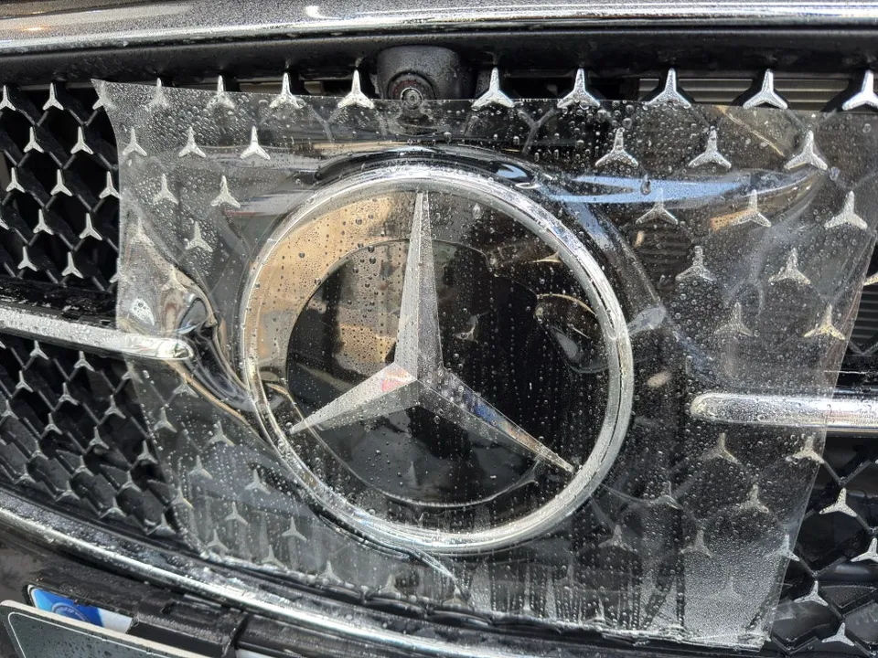 Mercedes-Benz E300のPPF施工事例｜費用目安・仕上がり 施工写真 4-1