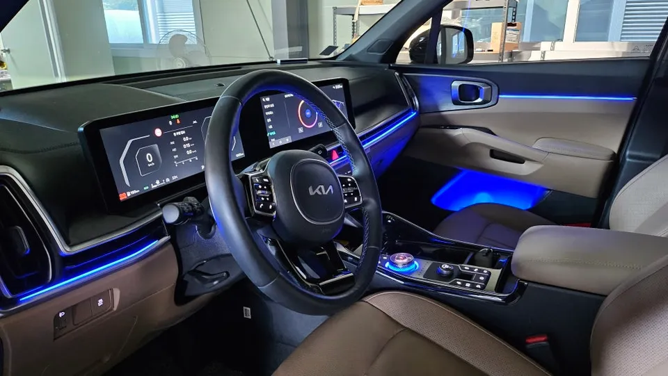 Kia Sorento MQ4 ambient lighting - Kia Sorento MQ4 Ambient Lighting Review: Cost & Results photo 5
