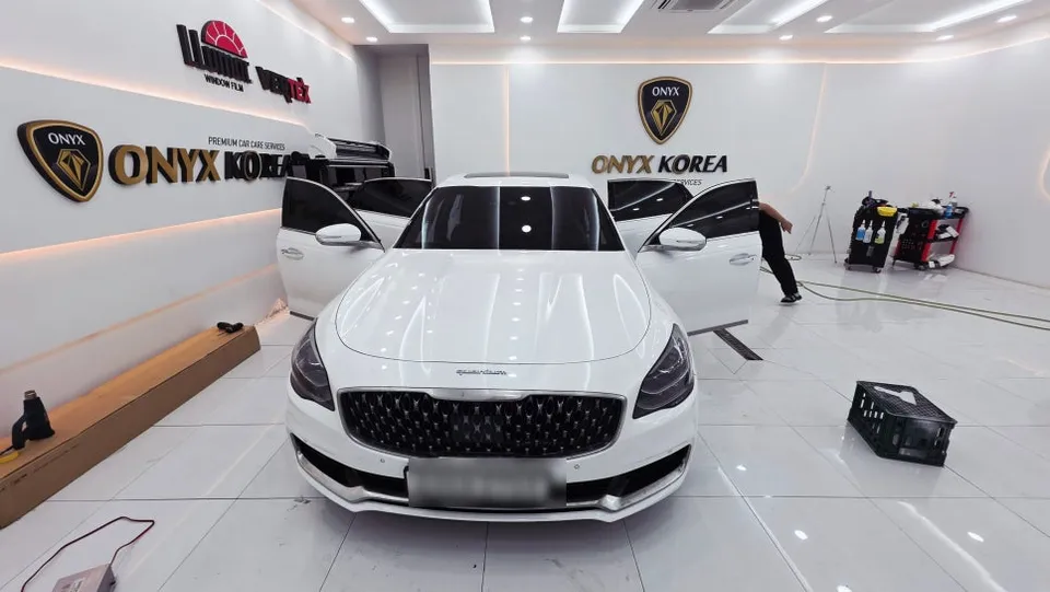 Kia K900のカーフィルム施工事例 施工写真 1-3