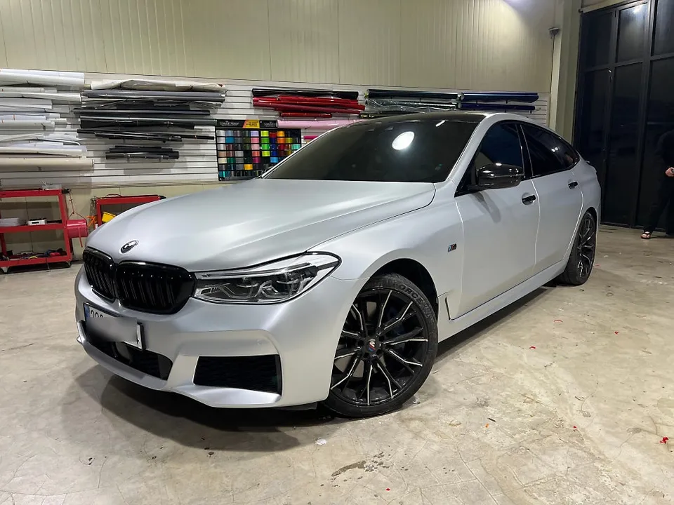 BMW 6 Series GT vinyl wrap - BMW 6 Series GT Vinyl Wrap Review: Satin Silver Metallic photo 7