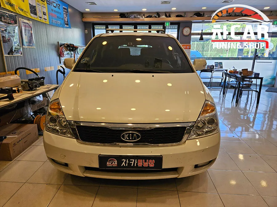 Kia CarnivalのAndroid Auto・CarPlay取付事例 写真