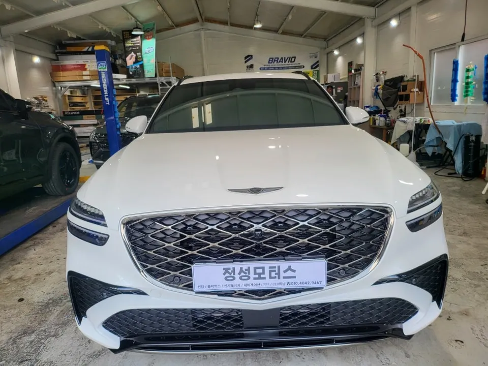 Genesis GV70 ghost door review
