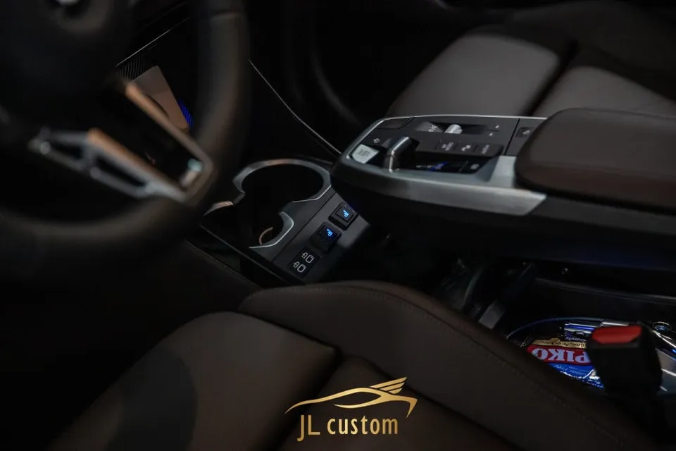 BMW X1 G07 seat climate - BMW X1 G07 Ventilated & Heated Seats Review — Enhanced Comfort photo 5