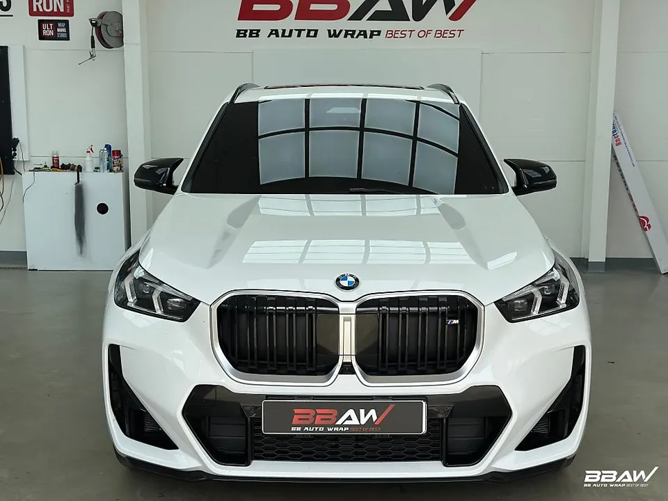 BMW X1のカーラッピング事例|費用目安と仕上がり 施工写真 2-1