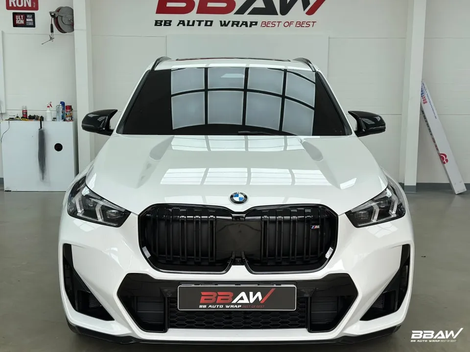 BMW X1のカーラッピング事例|費用目安と仕上がり 施工写真 2-3