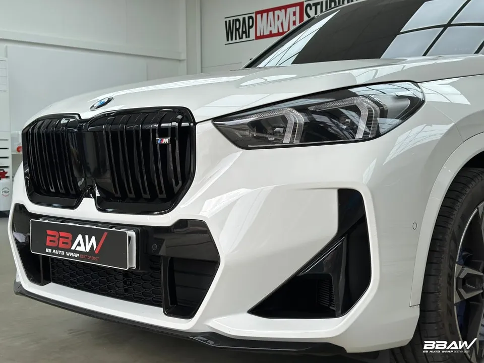 BMW X1のカーラッピング事例|費用目安と仕上がり 施工写真 3-3