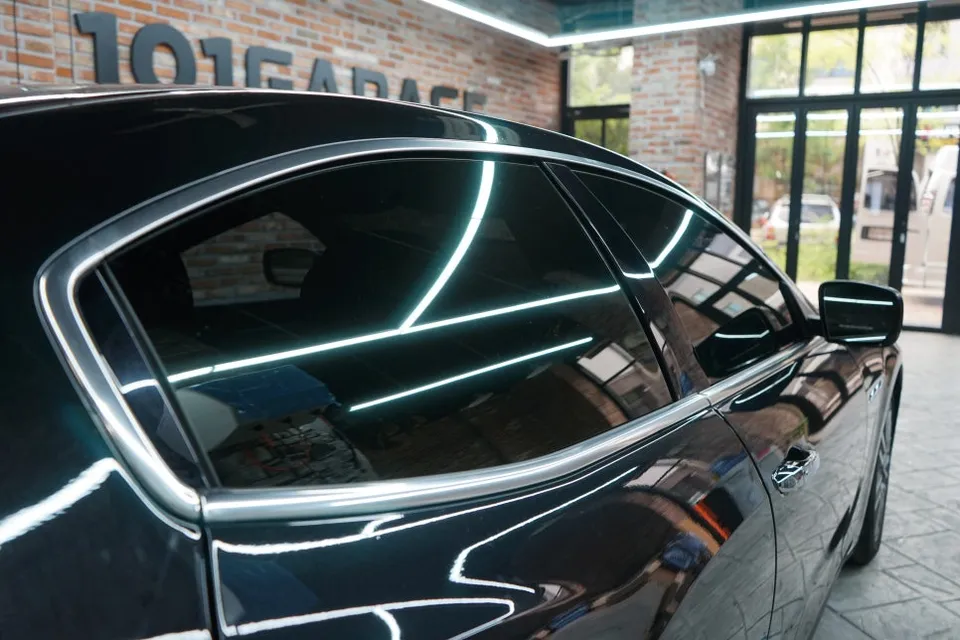 Maserati Ghibli vinyl wrap - Maserati Ghibli Vinyl Wrap Review: Satin White Transformation photo 6