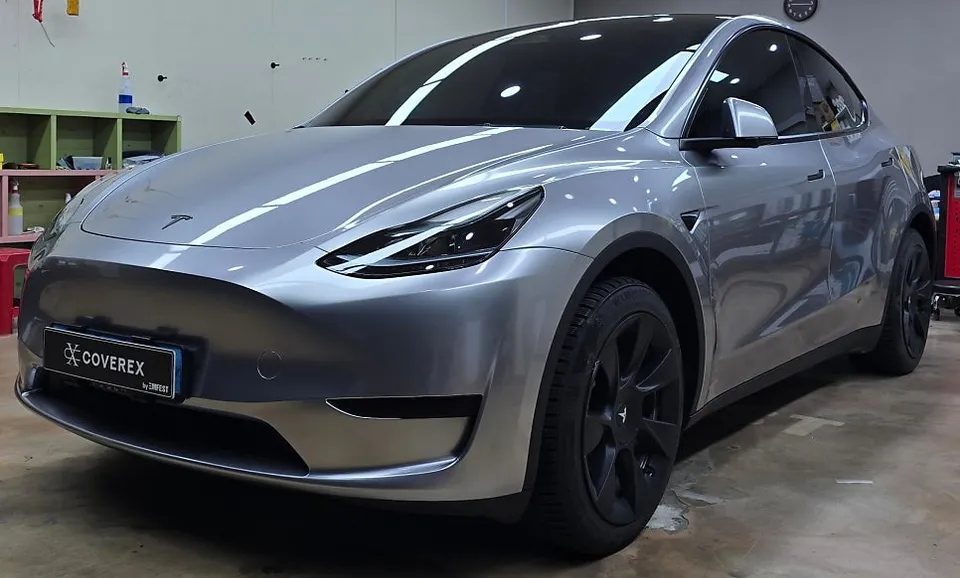 Tesla Model Y vinyl wrap - Tesla Model Y Vinyl Wrap Review: GT Silver Finish photo 5