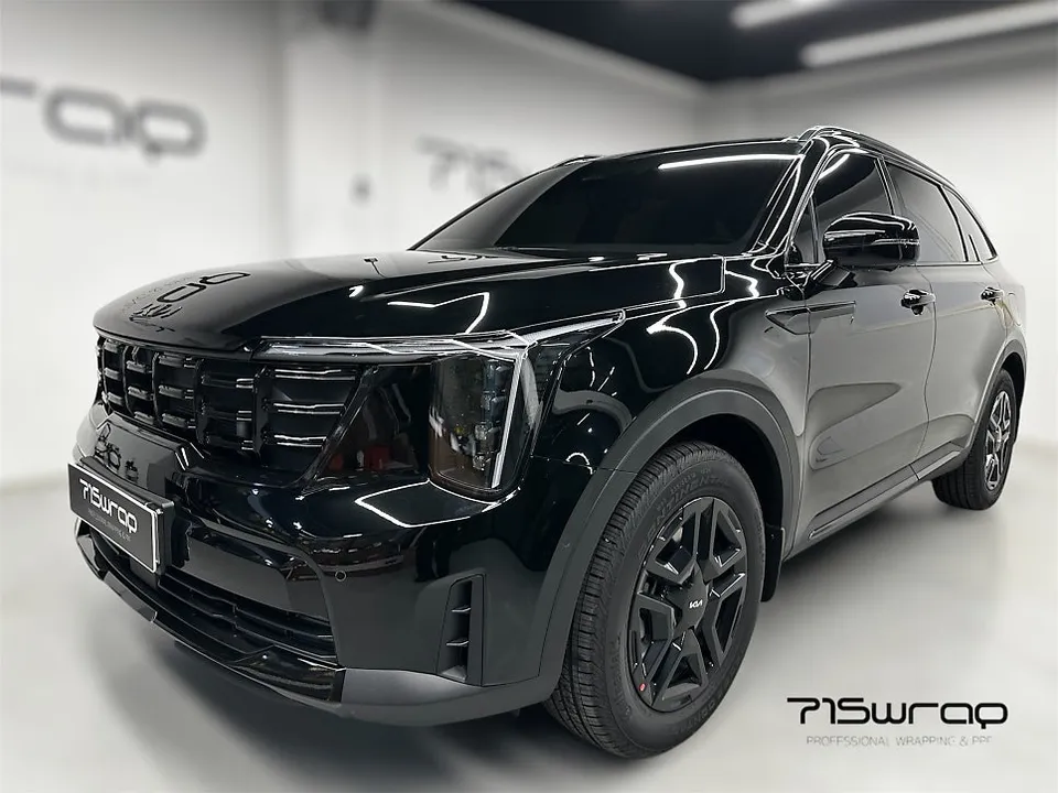 Kia Sorento Vinyl Wrap Review: All-Black Transformation photo 2