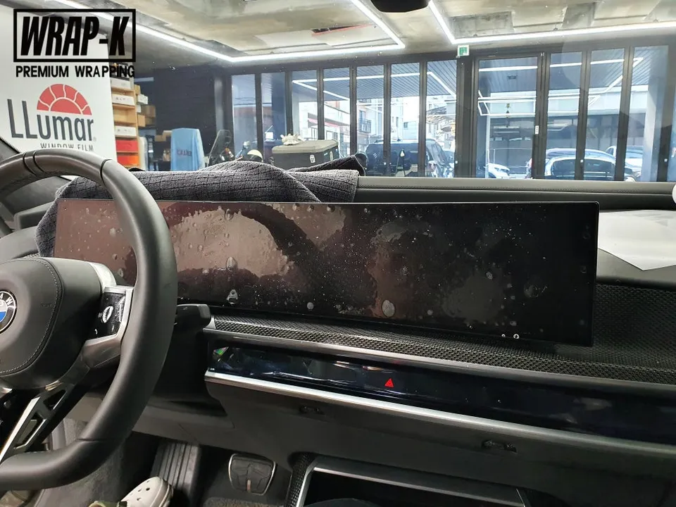 BMW 7 Series G11/G12の室内PPF施工事例 施工写真 2-1