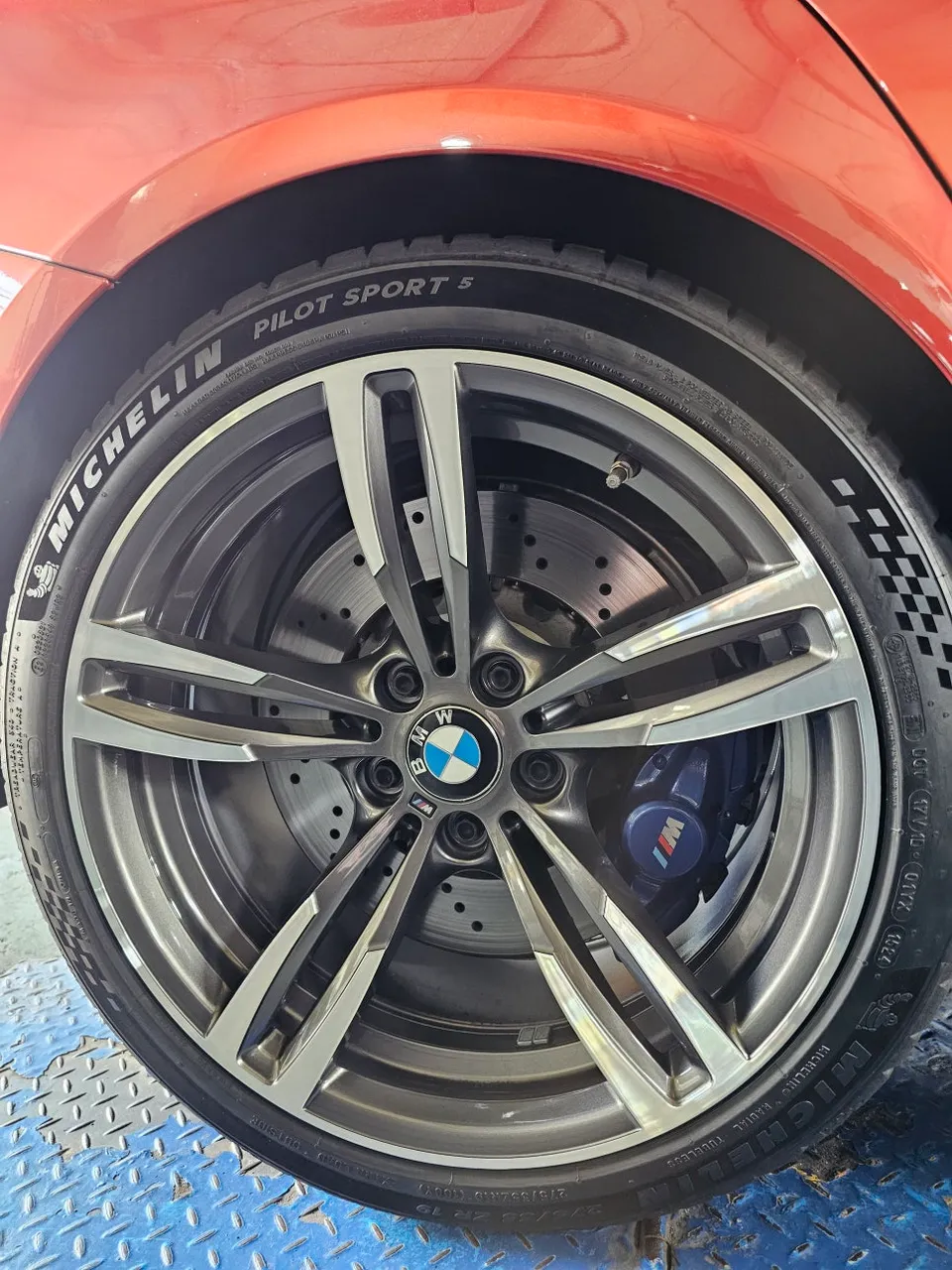 BMW M3のホイールリペア・塗装事例 写真
